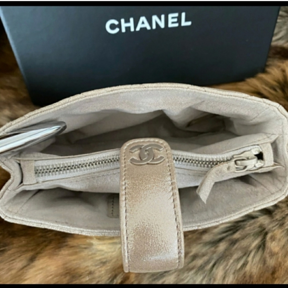 CHANEL shimmer gold mini pochette clutch bag wristlet - Picture 5 of 9